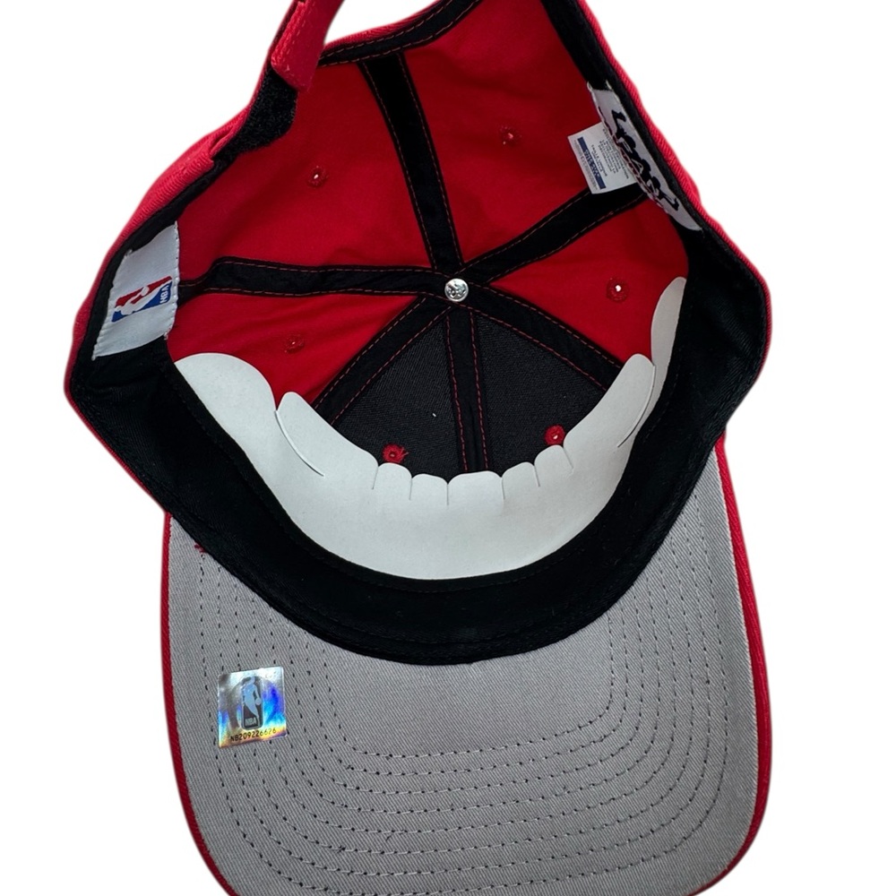 NBA Chicago Bulls Fan Favorite Cap - Picture 7 of 16